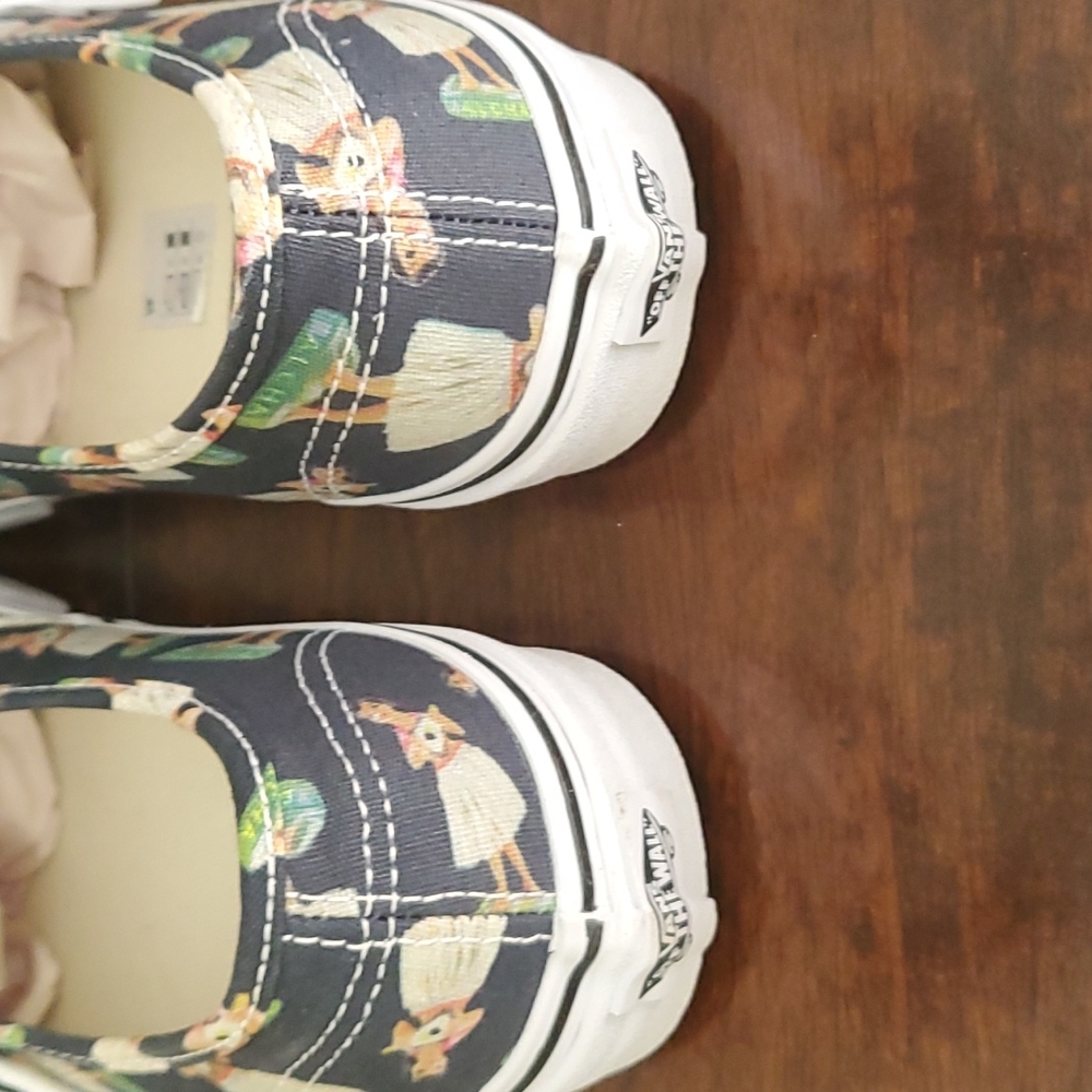 VANS - Picture 3 of 4
